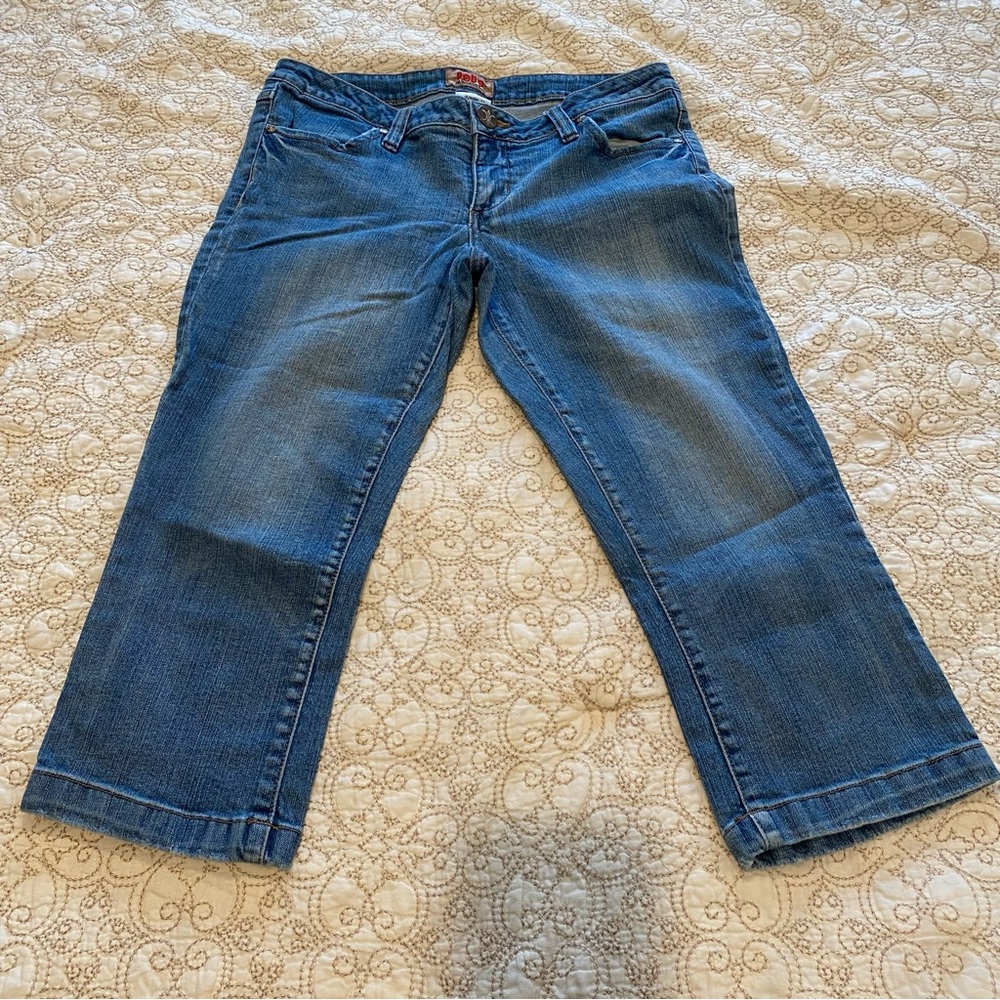No Boundaries Juniors Capris Jeans